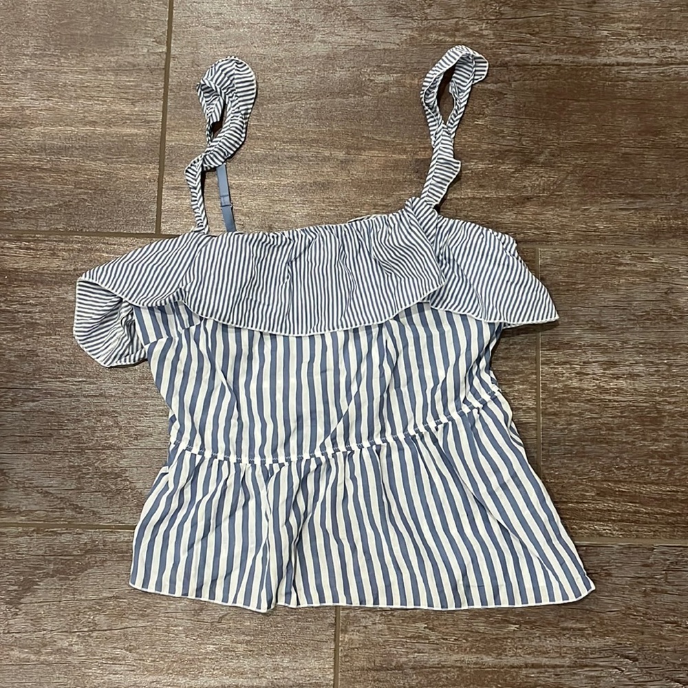 NWT Victoria’s Secret Ruffle tank l Size L